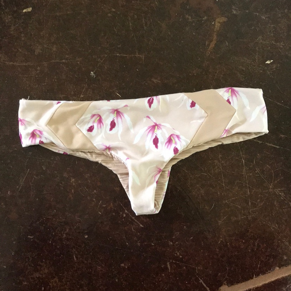 Acacia mentawai orchid bottoms size small